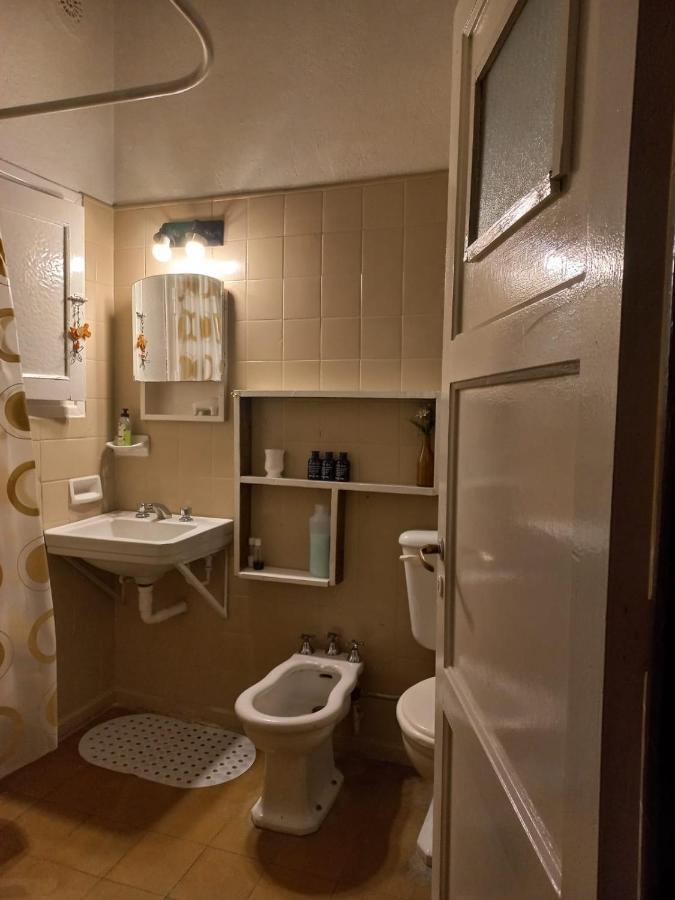 Casa Confortable - Parque Central - Estacionamiento, Patio, 3 Banos, 5 Habitaciones - La Cieneguita المظهر الخارجي الصورة