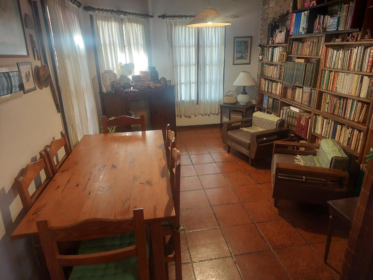 Casa Confortable - Parque Central - Estacionamiento, Patio, 3 Banos, 5 Habitaciones - La Cieneguita المظهر الخارجي الصورة